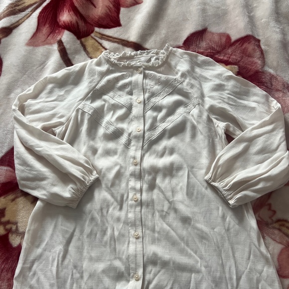 White Button-Up Blouse - Picture 7 of 7